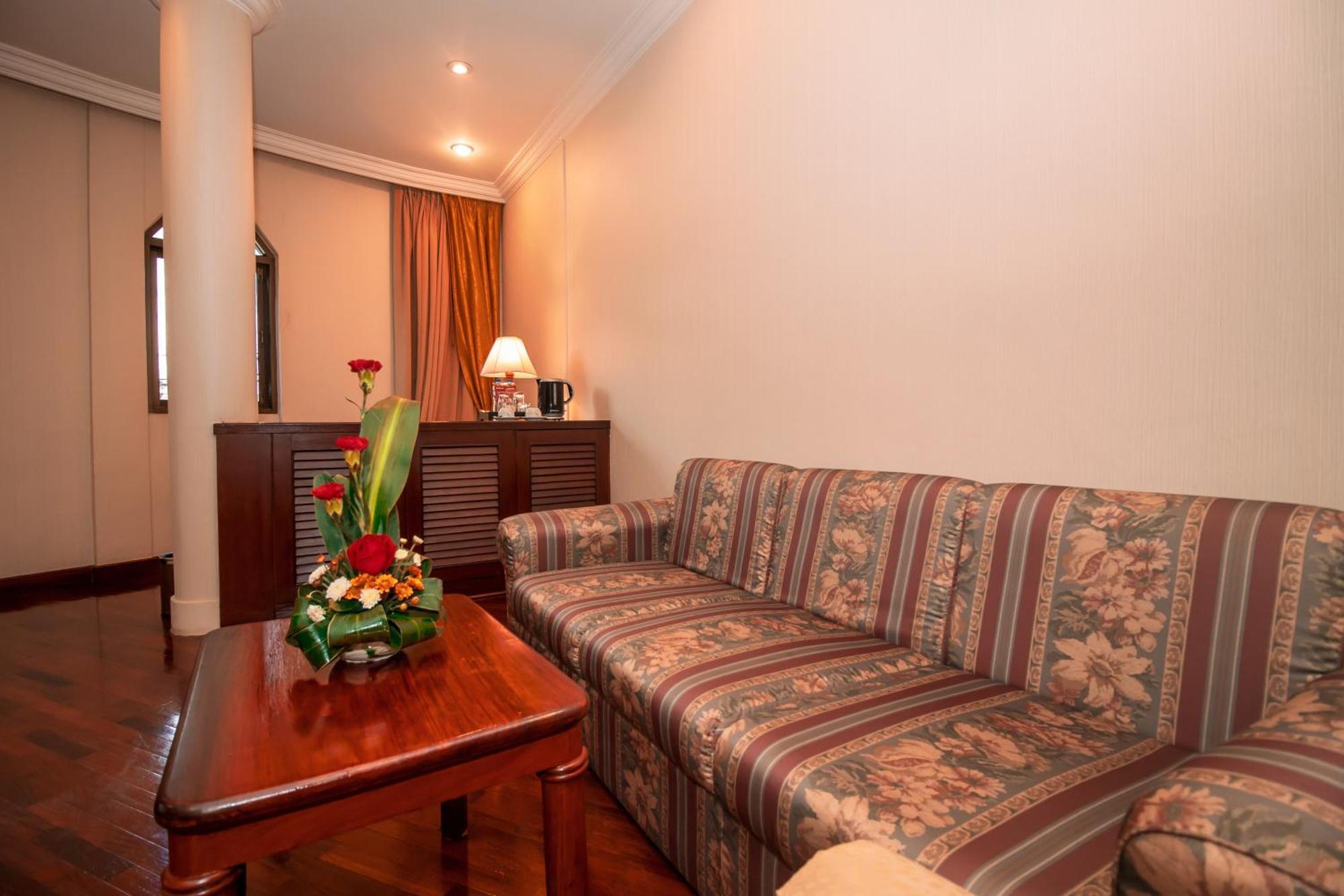 Laotel Vientiane Dış mekan fotoğraf